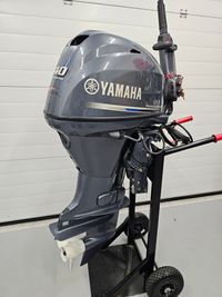 Yamaha F40 1